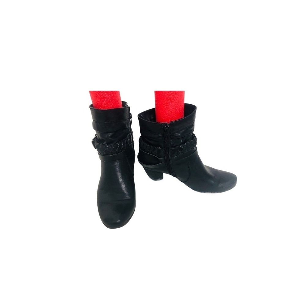 Relativity Black ankle boots zip closure‎ size 9M